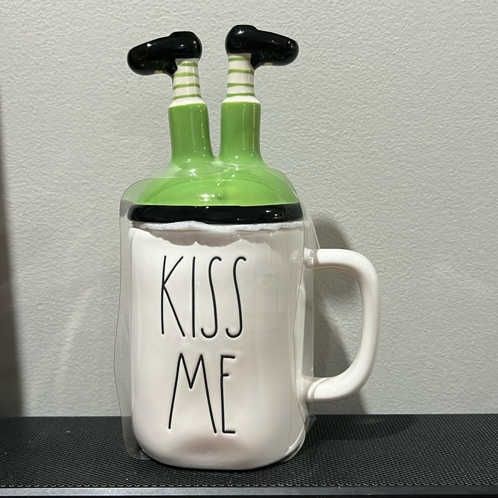 Rae Dunn Kiss Me Mug